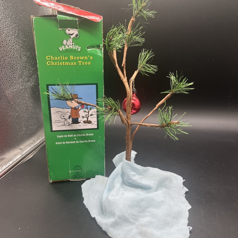Peanuts Charlie Brown's Christmas Tree 14" Tree W/ Original Box & Linus' Blanket